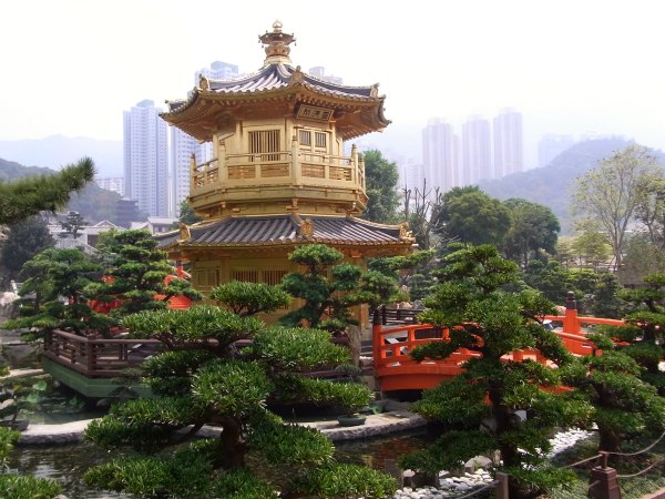 Pagoda at Nan Lian garden